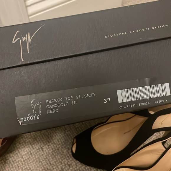 Black Heels - Picture 6 of 6